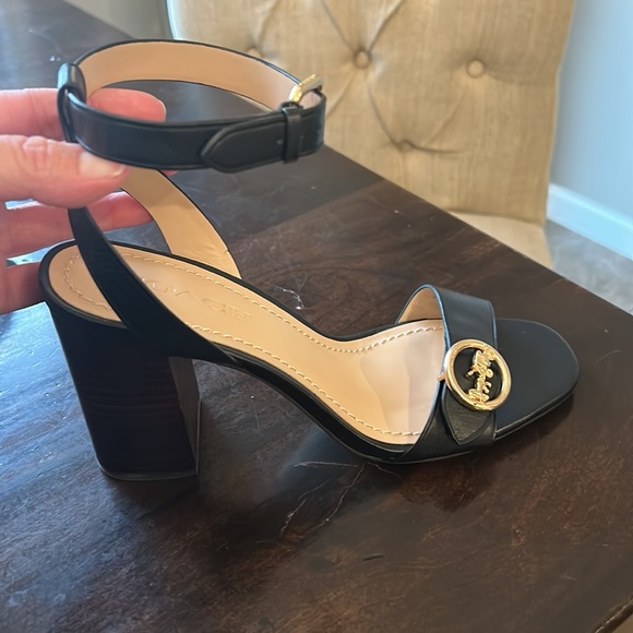 Coach Maddi sandal in unbelievably excellent condition! - Picture 11 of 16